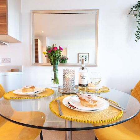Amber Apartment Oasis - Your Gateway To Southampton'S Vibrant Heart, Port, Shopping Bagian luar foto