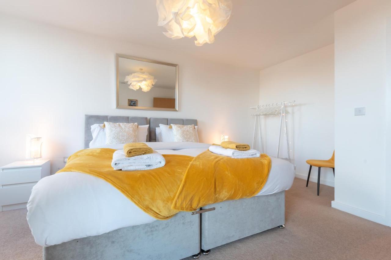 Amber Apartment Oasis - Your Gateway To Southampton'S Vibrant Heart, Port, Shopping Bagian luar foto