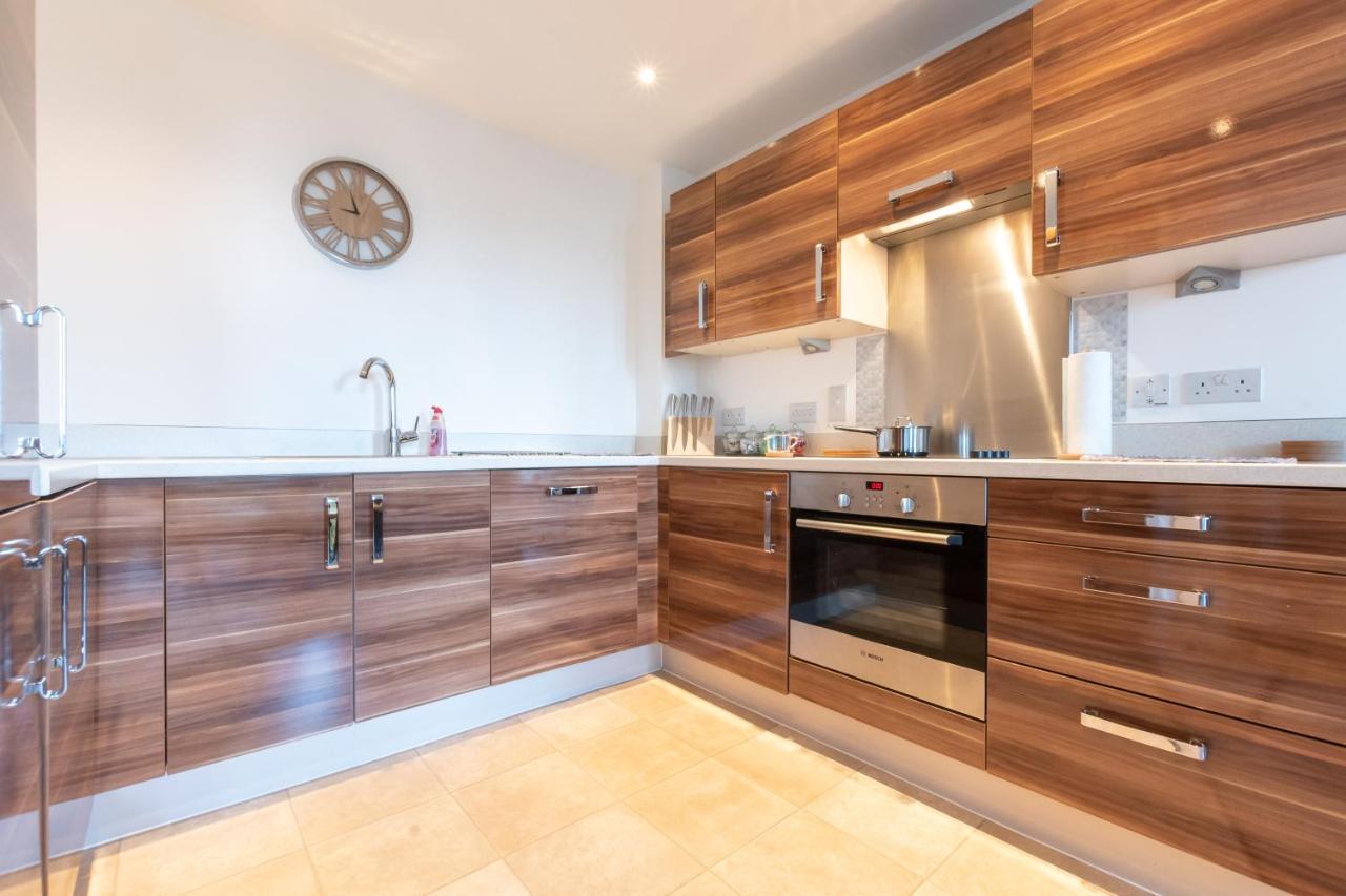 Amber Apartment Oasis - Your Gateway To Southampton'S Vibrant Heart, Port, Shopping Bagian luar foto