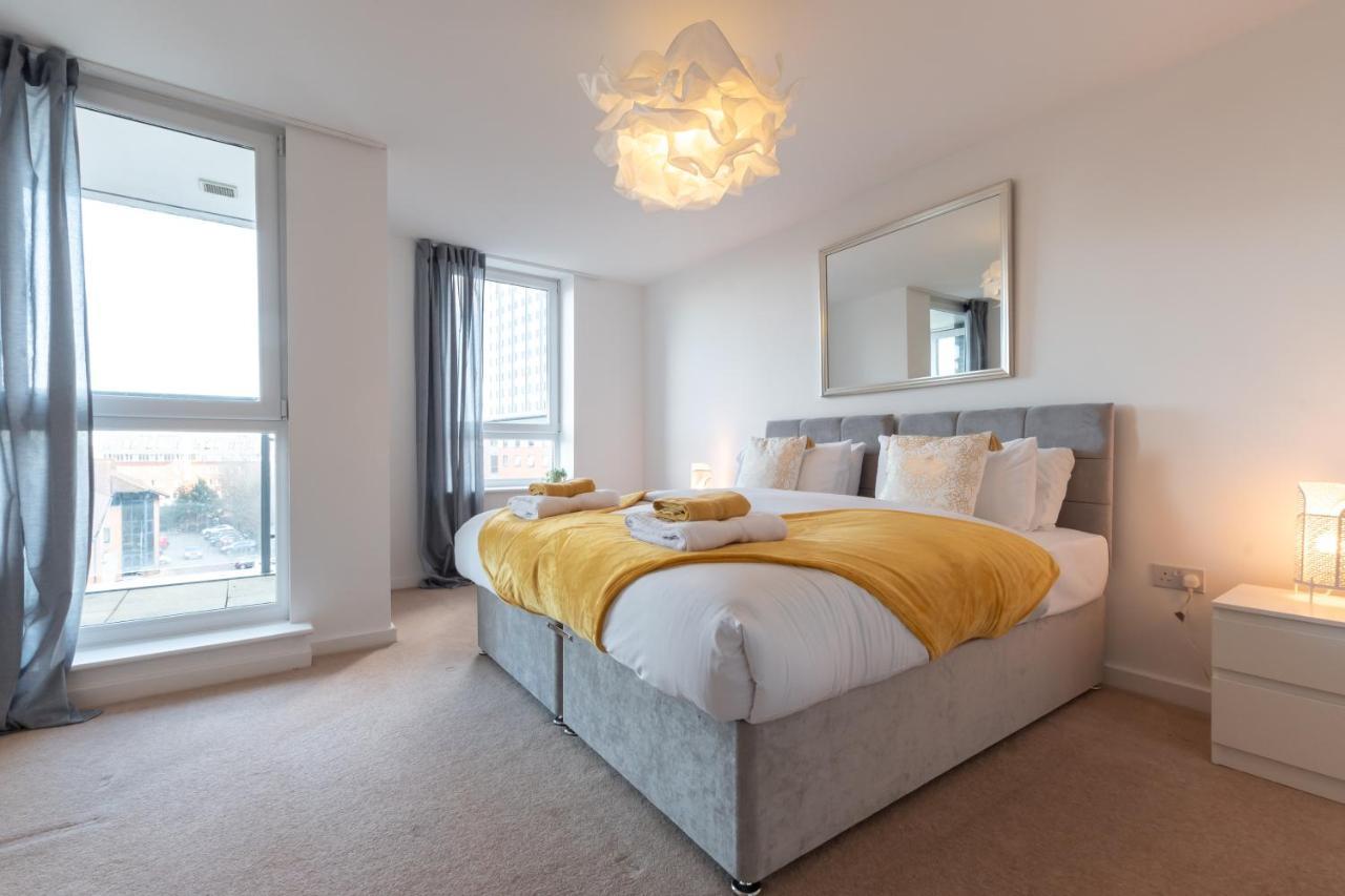 Amber Apartment Oasis - Your Gateway To Southampton'S Vibrant Heart, Port, Shopping Bagian luar foto