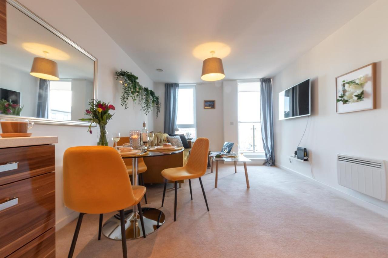 Amber Apartment Oasis - Your Gateway To Southampton'S Vibrant Heart, Port, Shopping Bagian luar foto